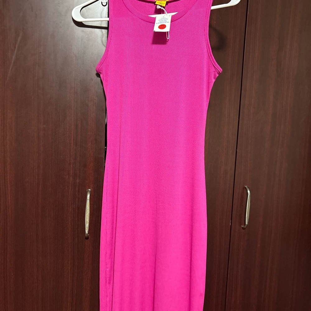 Daisy Hot Pink Sleeveless Ribbed Maxi Dress Brand new! Never worn